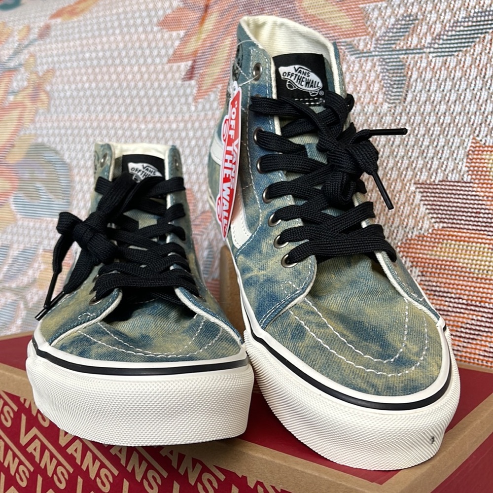 Vans Men’s Sk8-Hi Tapered
Denim Embroidery Olive/White
VN0A5KRUY33
Sneakers - Picture 8 of 16